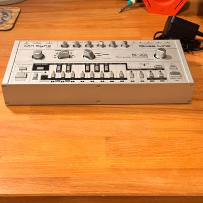 Dinsync RE-303 Roland TB-303 Clone Aluminum Case image 4