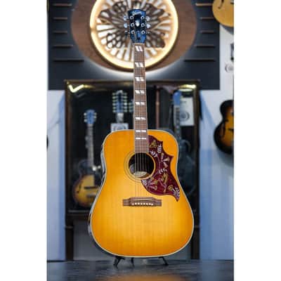 2010 Gibson Hummingbird heritage cherry sunburst image 2