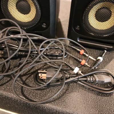 KRK V4 Series 4 4" Active Studio Monitors (Pair) – 2016–2021 – Black w/ Grilles & Cables Bild 9