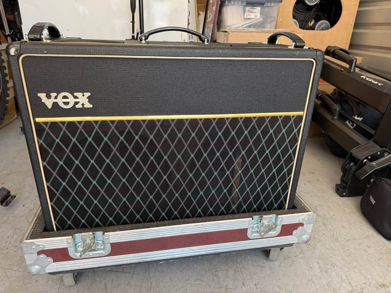1965 Original Vox AC-30/6 Twin Top Boost 3-Channel 30-Watt 2x12" Guitar Combo - Black with Black Diamond Cloth image 1
