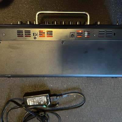 Yamaha THR10C Classic 10-Watt 2x3" Stereo Digital Modeling Guitar Combo 2013 - 2018 - Black image 3