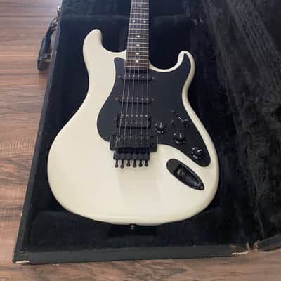 Kramer Pacer Deluxe USA Vintage 1986-87 White image 1