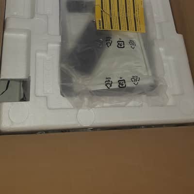 Yamaha  MCR-040 Micro Component System CD Player image 5