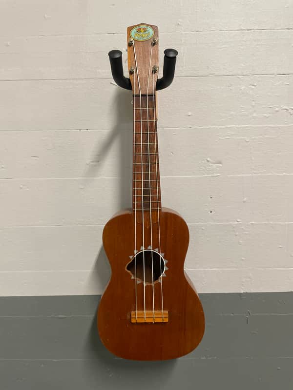 *Vintage* Regal Soprano Ukulele 1940’s image 1