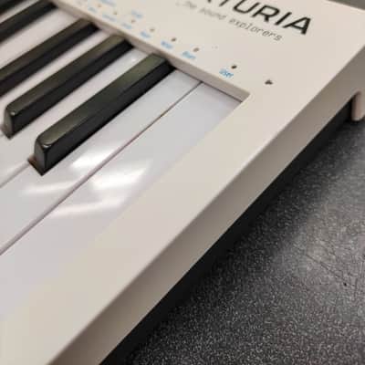 Arturia KeyStep 37 MIDI Controller / Keyboard 2021 - 2025 - White image 8