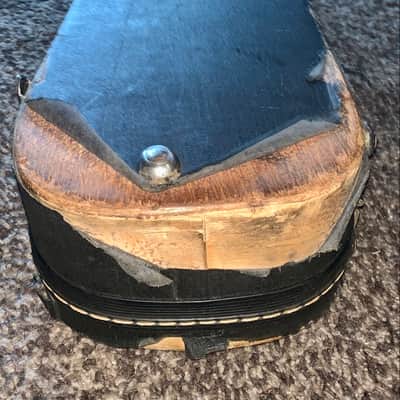 Vintage 1980’s Hamer USA  Guitar hardshell case  for Flying V vector image 12