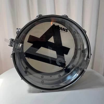 Ludwig No. 411 Super-Sensitive 6.5x14" 10-Lug Aluminum Snare Drum with Pointed Blue/Olive Badge 1969 - 1979 - Chrome-Plated image 4