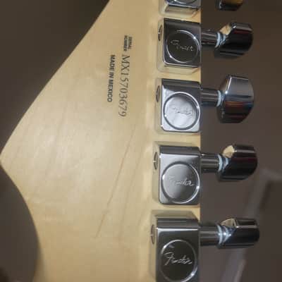 Fender Standard Stratocaster-Arctic White image 2
