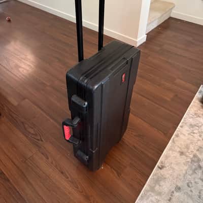 Line 6 Helix Floor with Gator Hardshell Rolling Case. image 5