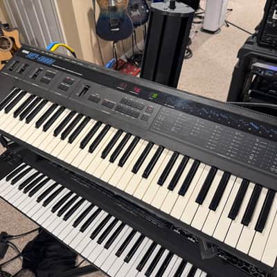Korg DW 8000 Very Good Condition w/case