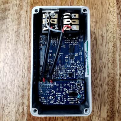 Handbuilt boutique flexible EQ pedal with Clean Boost/Cut image 10