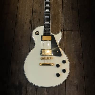 2010 Gibson Custom Shop Paul Custom in Aged White & original hard shell case Les image 3