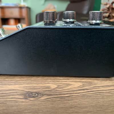 Boss IR-200 Amp and IR Cabinet 2021 - Present - Silver image 4