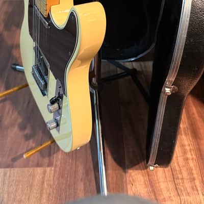 Fender 50th anniversary American made guitar with the original case I image 6