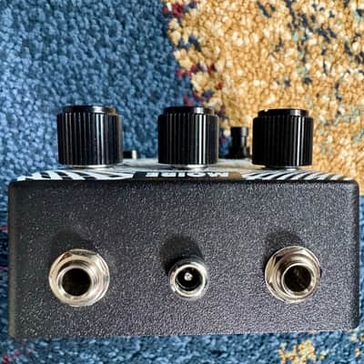 ๐ Moire Visceral w/Box & Swag, synth-style sawtooth fuzz, distortion, smashing pumpkins, industrial ๐งจ image 4