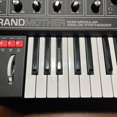 Moog Grandmother Dark 32-Key Semi-Modular Analog Synthesizer 2020 - Present - Black / Black Panel W/ Carrying Case image 5