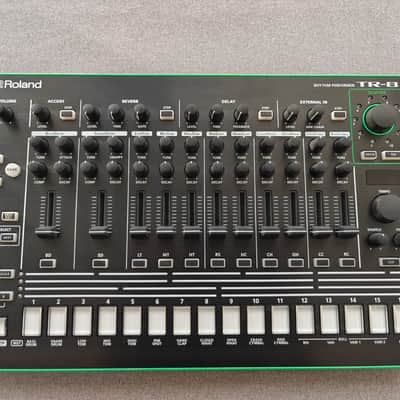Roland AIRA TR-8 Rhythm Performer Drum Machine 2015