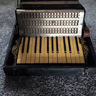Nicolo Salanti Accordion image 1