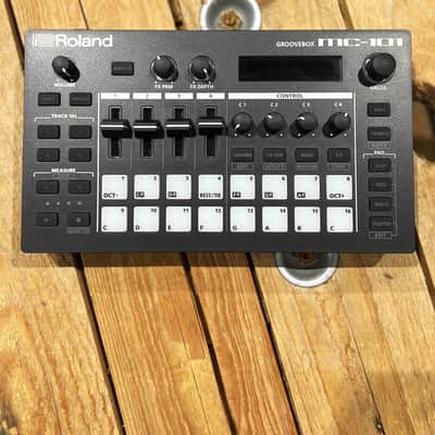 Roland MC-101 Groovebox image 2