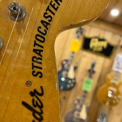 Fender Stratocaster 3-Color Sunburst 1975 Ex Demo image 23