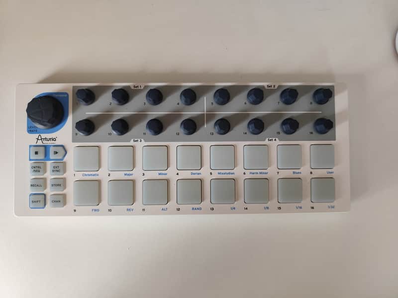 Immagine Arturia BeatStep MIDI Controller 2014 - Present - White - 1