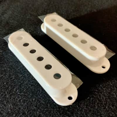 Pickup Covers (2) White - 50 mm Spacing - Single Coil Strat Style image 3