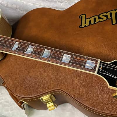 NEW ! Gibson SJ-200 Standard - Custom Shop - Dealer Select - Super RARE - Green Top - Authorized Dealer - AAAAA Flamed Natural Maple Back & Sides - G07203 image 6