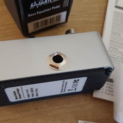 Mooer Graphic B Bass EQ Pedal - White image 7