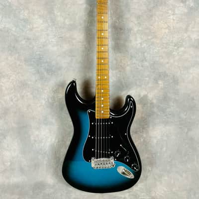 G&L Custom Shop Legacy 2023 - Lake Placid Blue Burst image 12