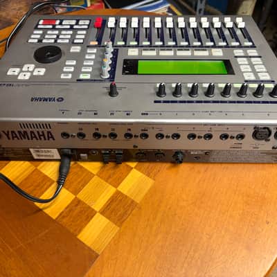 Yamaha AW16G Professional Audio Workstation 16-Track Digital Recorder 2000s - Silver image 2