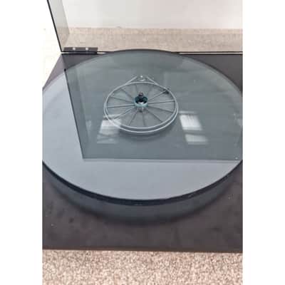 REGA Planar 3 Turntable - Iconic Design - Good image 7