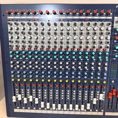 Soundcraft LX7ii 24-Channel 4-Bus Analog Mixer Console 2010's image 4