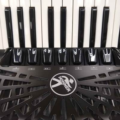 Hohner Bravo III 120 Bass Piano Accordion Black image 4