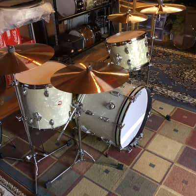 Tempro 3pc Drum Set 1960's White Marine Pearl image 1