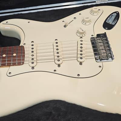 Fender USA Standard Stratocaster 2012 - Pearl White image 2
