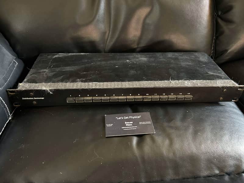 Distribution Technology 15 Port Stereo Audio Composite Video A/V Switcher Rack Mounted image 1
