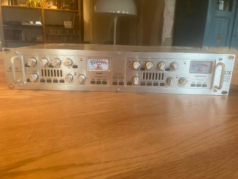 [希少] DBX 576 真空管マイクプリアンプ/コンプレッサー dbx 576 真空管マイクプリアンプ コンプレッサ