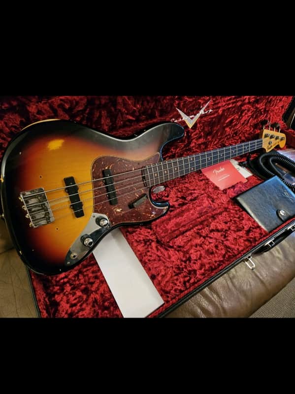 Fender Custom Shop 64 Jazz Bass, Relic, Sunburst with Hard Case - Excellent