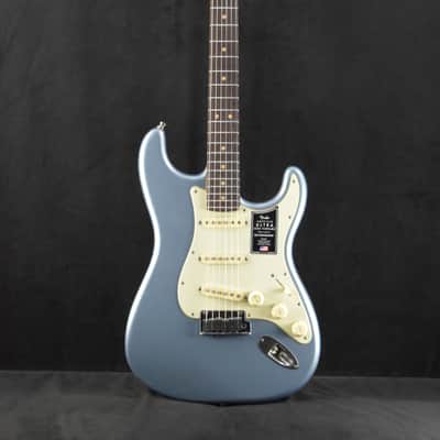 Fender American Ultra Luxe Vintage '60s Stratocaster Rosewood Fingerboard Ice Blue Metallic image 2