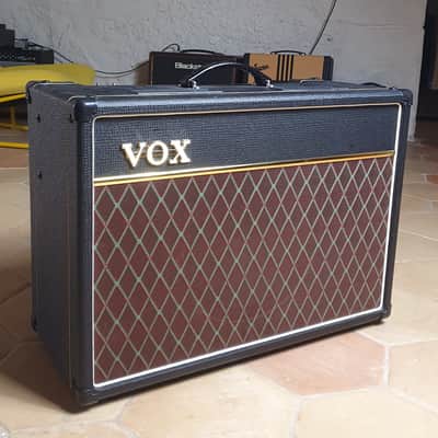 Vox AC15C1X Custom 2-Channel 15-Watt 1x12" Blue Alnico Guitar Combo 2010 - 2019 - Black image 15