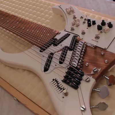 Crazyest Guitar 2021 - 15-Strings - 5 Built in Effects - Harp Bass - Pit Guitars image 2