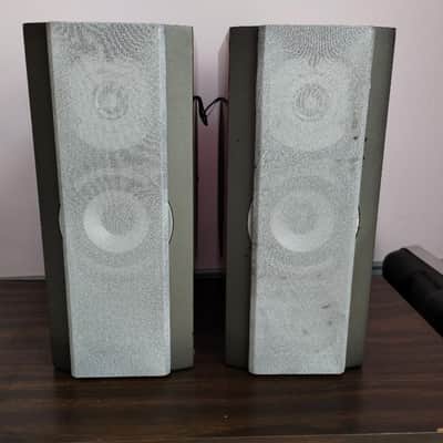 Sharper Image bookshelf speakers in very good condition - 2000's image 2