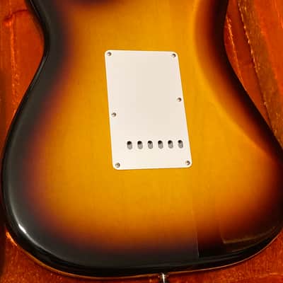 2020 Fender Custom Shop Custom 60's Stratocaster 2020 3 Tone Sunburst image 2