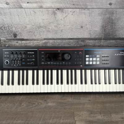 Roland Juno-DS88 88-Key Synthesizer w/Sustain Pedal DP-10