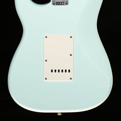 Squier 40th Anniversary Stratocaster Vintage Edition Maple Fingerboard Satin Sonic Blue (624) image 4