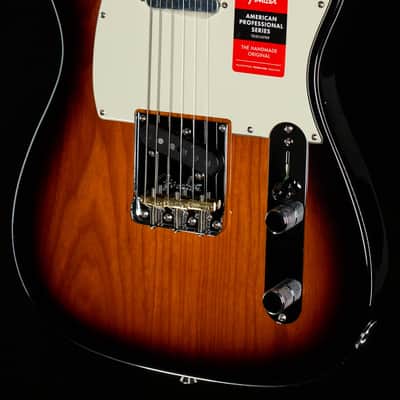 Fender American Professional Telecaster 2-Tone Sunburst Maple (776) image 1