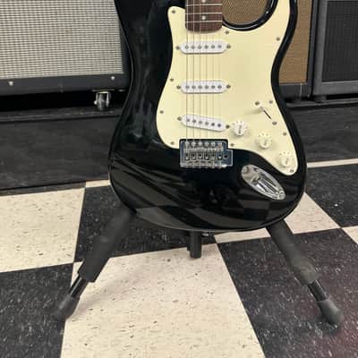 Squier Affinity Series Stratocaster with Rosewood Fretboard 2001 - 2018 - Black image 3