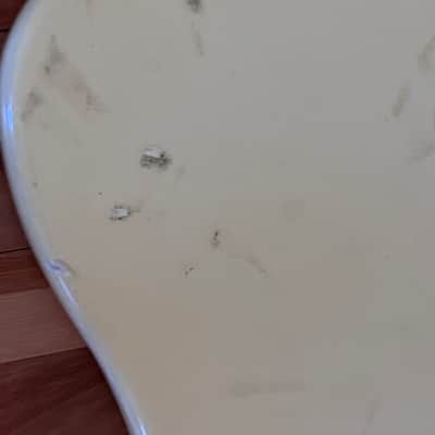 Fender Musicmaster bass 1976 white body original image 6