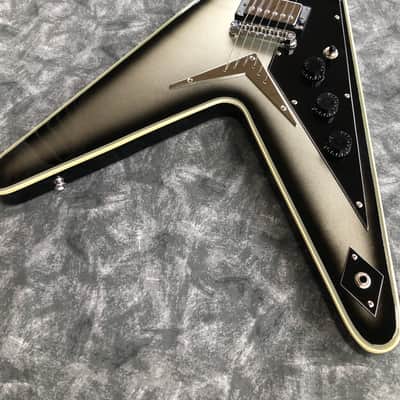 Iron Label Guitars Venator Vintage 2026 - Silverburst - Limited Run image 3