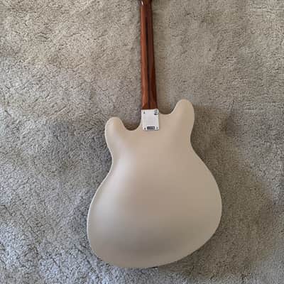 Fender Tom DeLonge Starcaster 2024 - Present - Shoreline Gold image 5